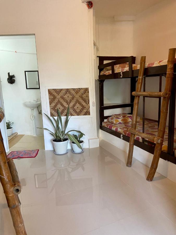 Babu Backpackers Inn Moalboal Luaran gambar