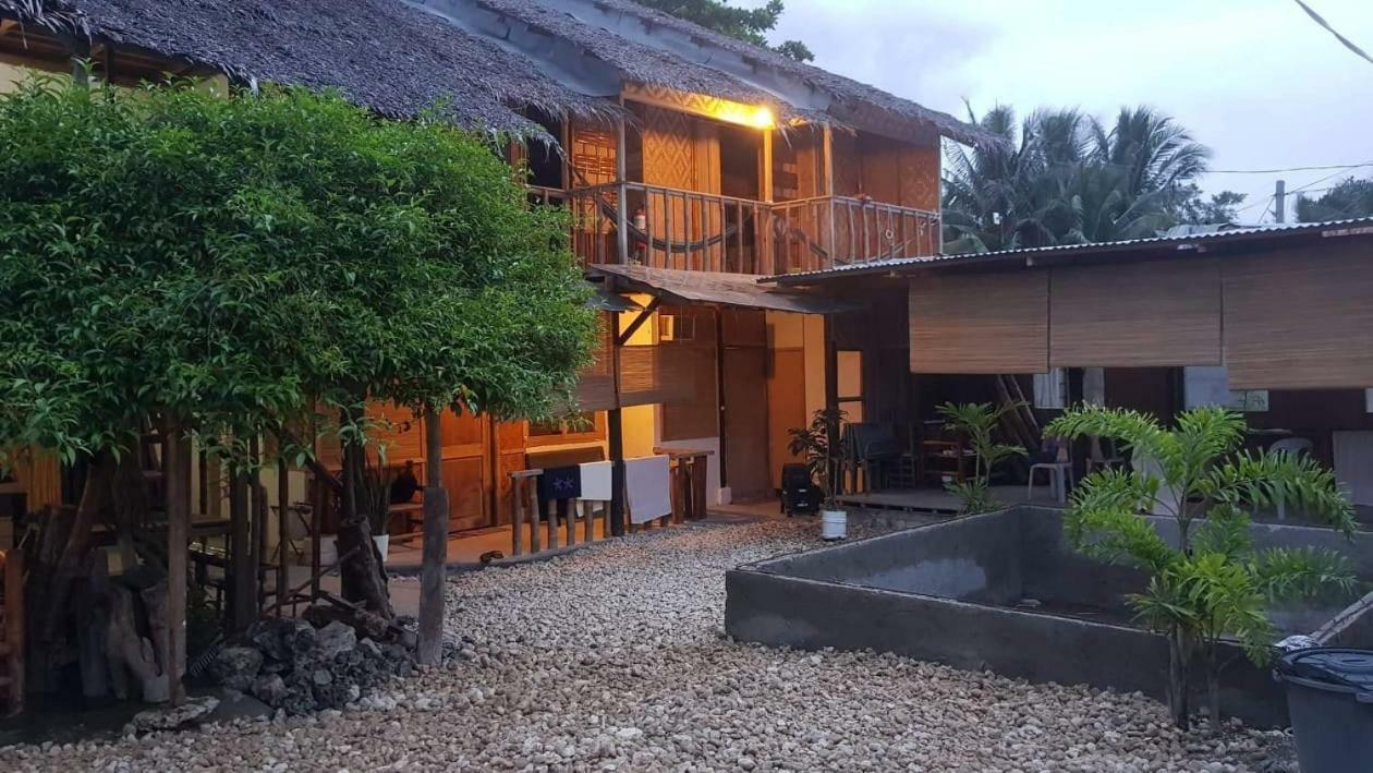 Babu Backpackers Inn Moalboal Luaran gambar